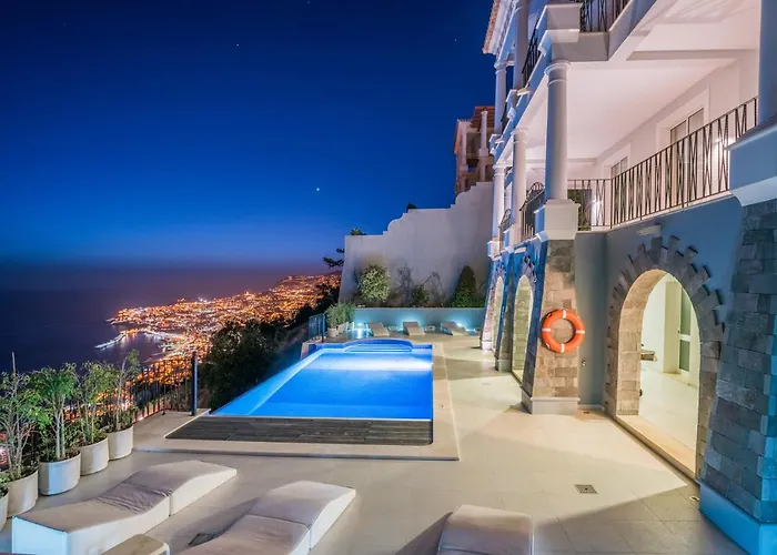 Villa La Terrasse By Hr Madeira 빌라