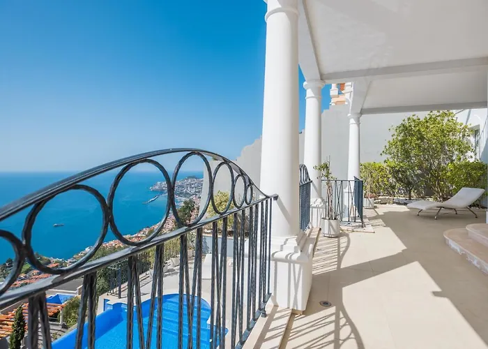 Villa La Terrasse By Hr Madeira 빌라 *