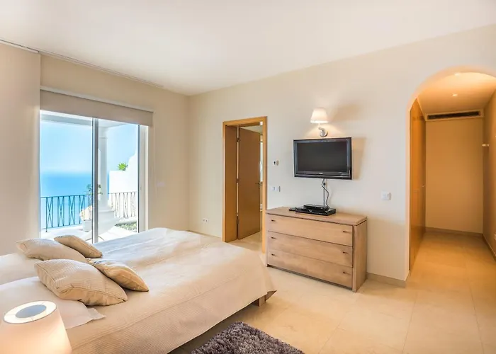 Villa La Terrasse By Hr Madeira 푼샬